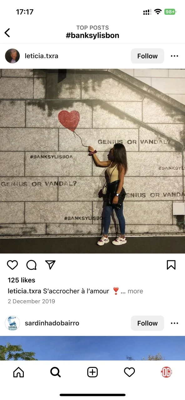 Публикация посетителя из фотозоны с красным шаром